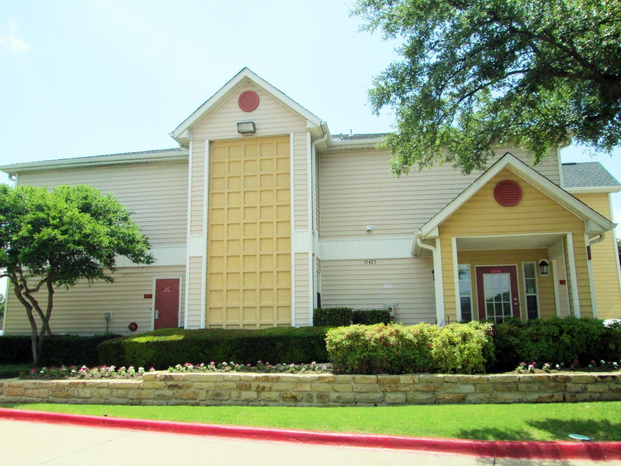 Hometowne Studios By Red Roof Dallas - North Addison - Tollway Exterior photo